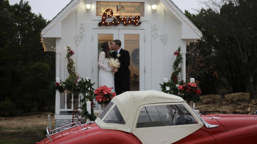 Local wedding business Elope in Austin redefines weddings
