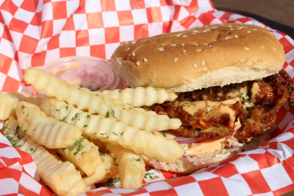Humble food truck MMM Crab combines Vietnamese cuisine, seafood to create unique dishes