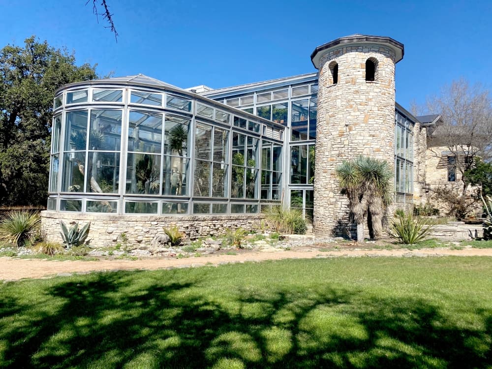 Former family home in Driftwood serves as wedding venue to unite couples