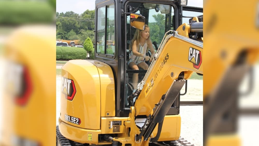 At Dig World, rides are only restricted by height. Children who are more than 48 inches tall can operate all equipment by themselves. Children under this height can still operate equipment with adult assistance. (courtesy Dig World)