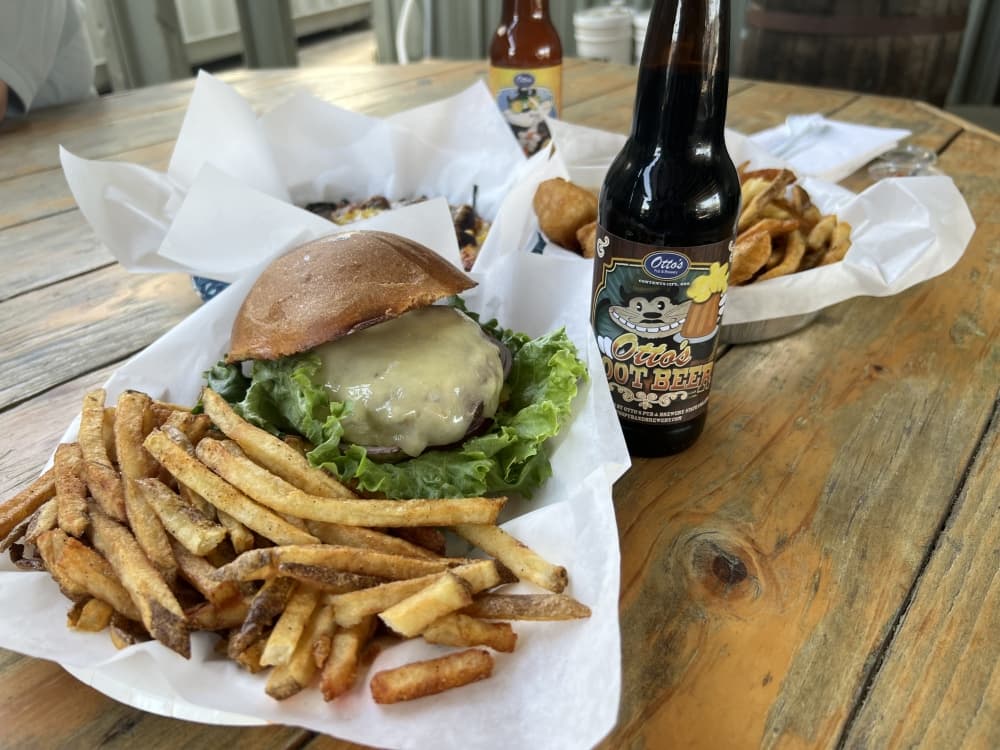 Shipping container-turned Hoppy Kitchen serves up food at Conroe brewery