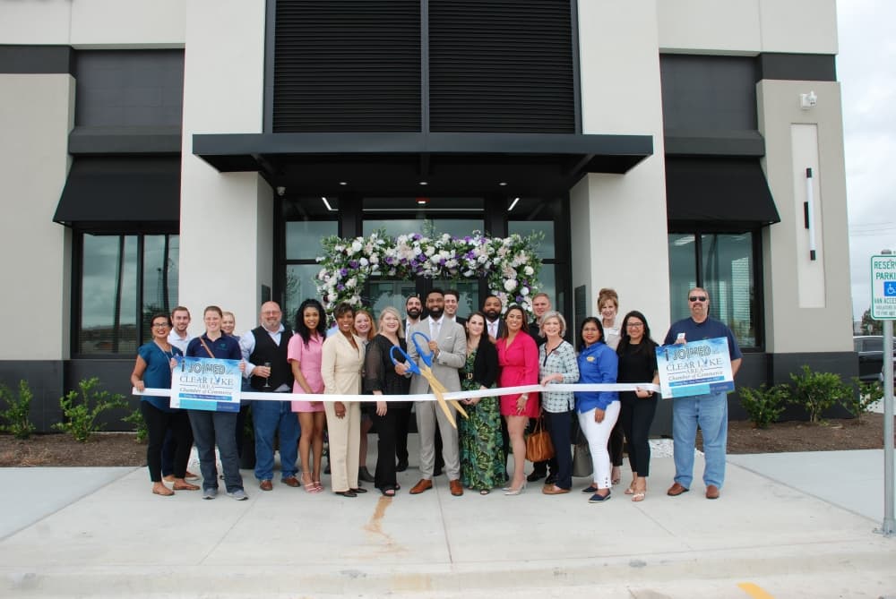 Diamonds Direct now open near Baybrook Mall
