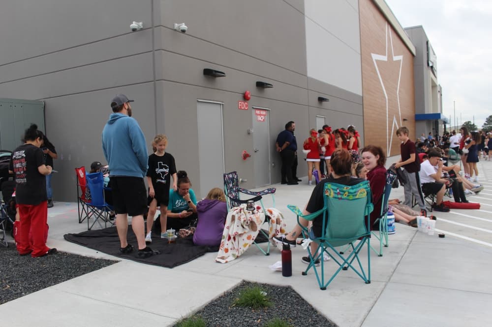 Main Event, a family entertainment center, opened April 29 in Tomball, with the first 200 customers receiving free laser tag for a year. (Photos by Kayli Thompson)