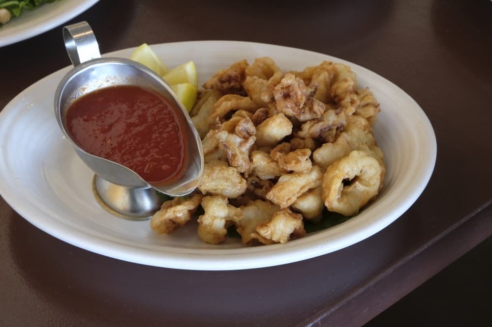 Calamari fritto ($14): Fried calamari is served in a roasted tomato sauce. (George Wiebe/Community Impact Newspaper)
