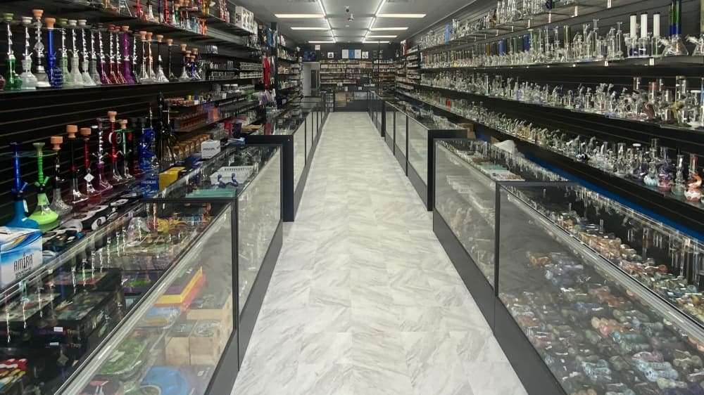Mr. Smoke celebrates grand opening in Kingwood