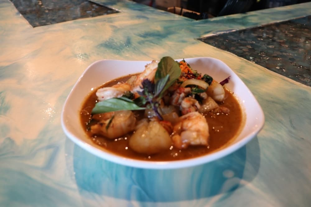 Shrimp Pangang ($26) comes with avocados or bamboo shoots. (Cynthia Zelaya/Community Impact Newspaper)
