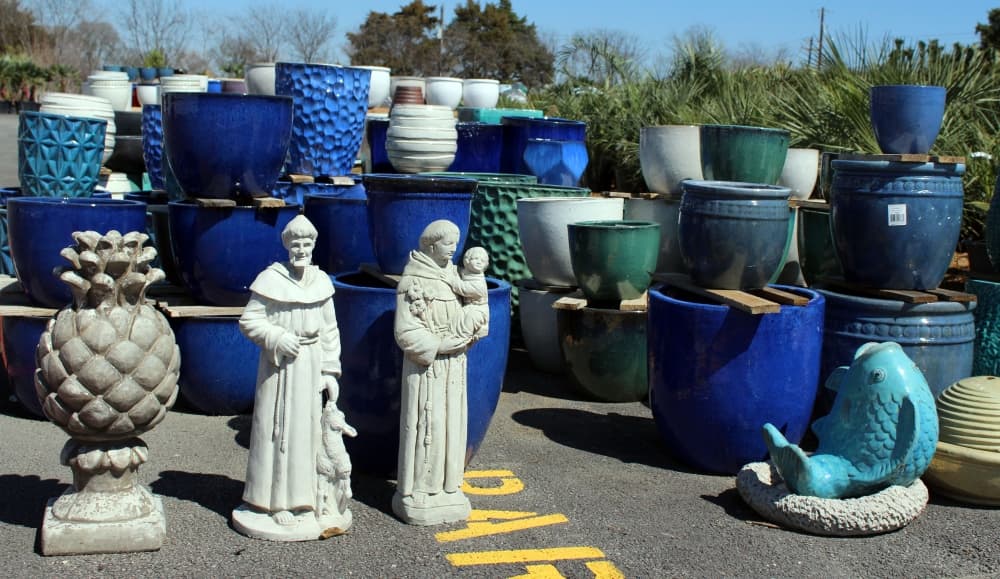 North Texas Palms & Pottery sells pottery and more landscape options. (Karen Chaney/Community Impact Newspaper)