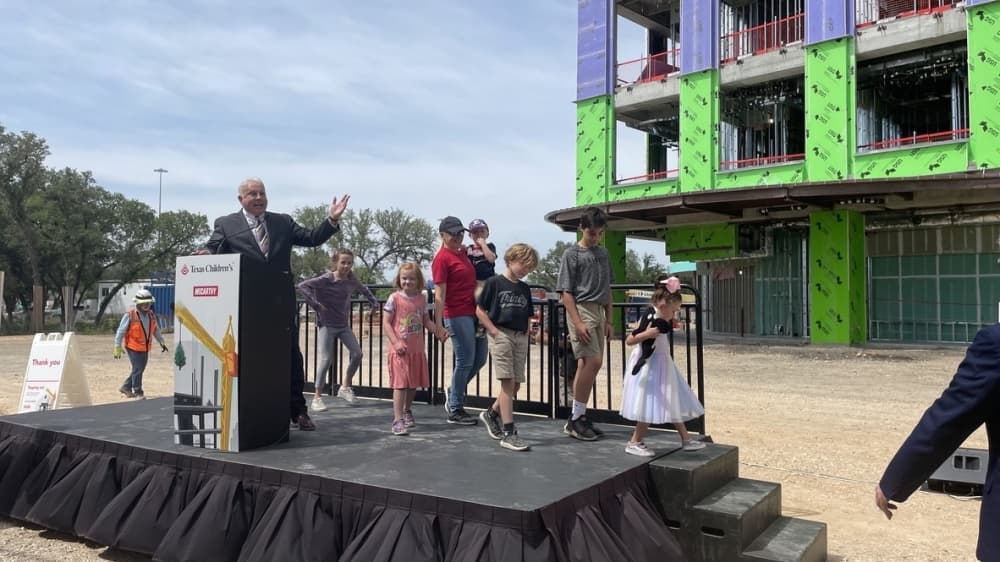 The ceremony included comments from Texas Children's president and CEO Mark A. Wallace. Patients and their families were also present. (Claire Shoop/Community Impact Newspaper)