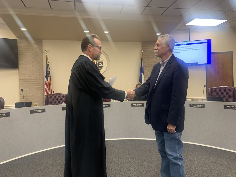 Randy Parr, the city's retired fire chief, was sworn in as a new council member in Position 5 at the May 16 meeting. (Kayli Thompson/Community Impact Newspaper)