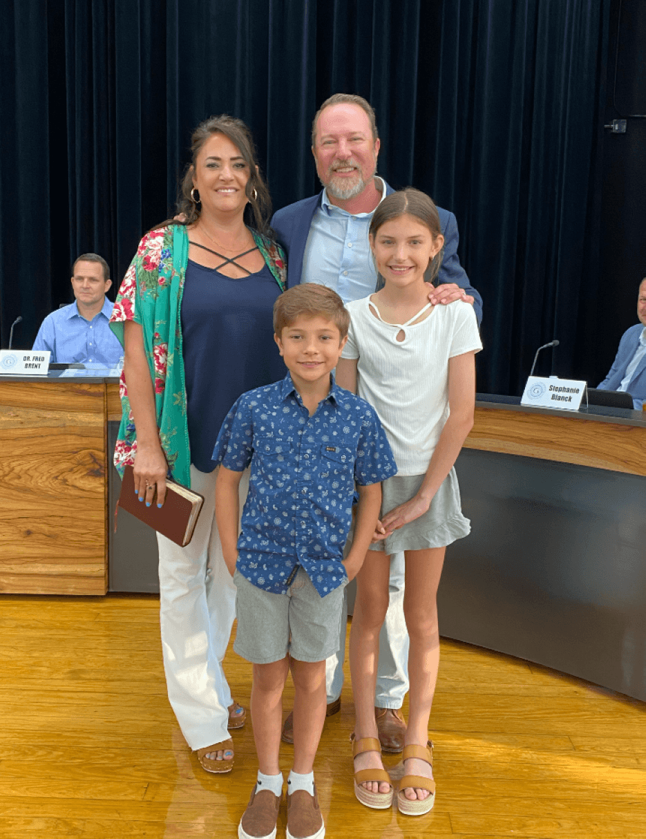 GISD swears in new trustees at monthly meeting
