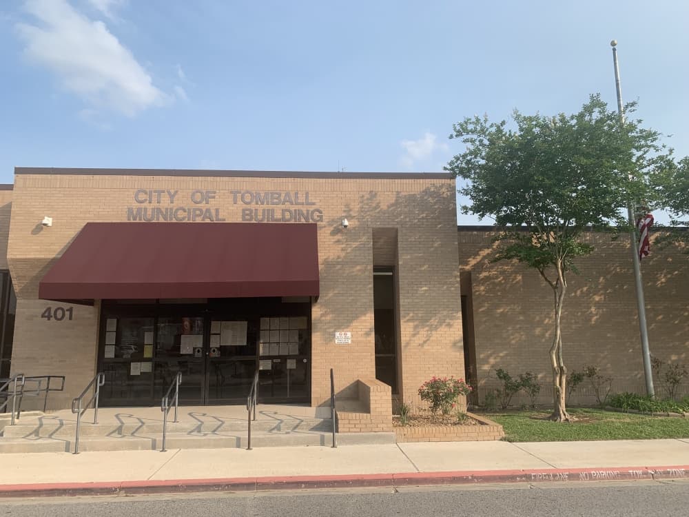 Tomball votes to deny rezoning six lots for commercial development on James Street