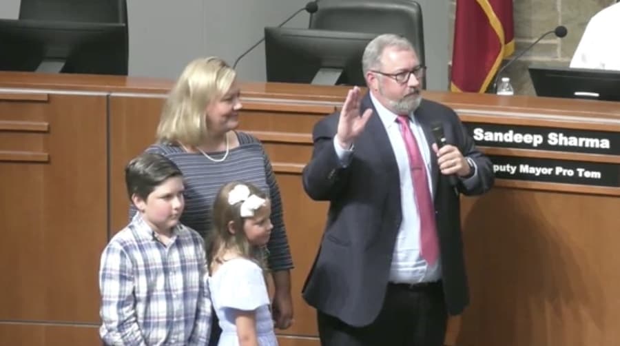 Flower Mound swears in new council members