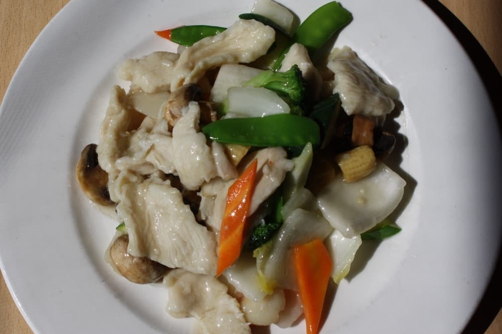 Chicken with mixed vegetables.