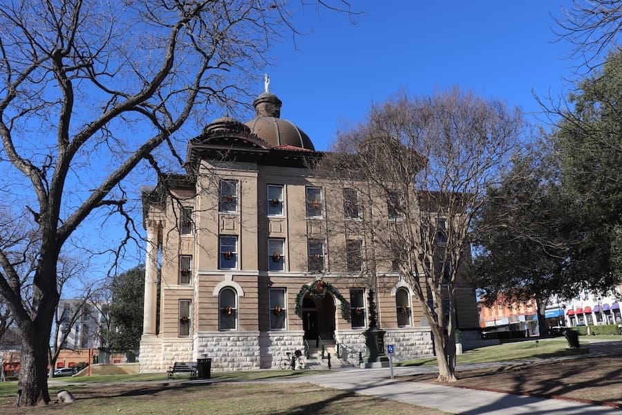 Hays County Commissioners Court selects Neighborhood Defender Service Inc. to head the new public defender's office