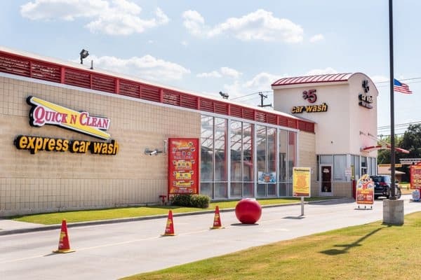 2 car wash chains coming soon in Magnolia