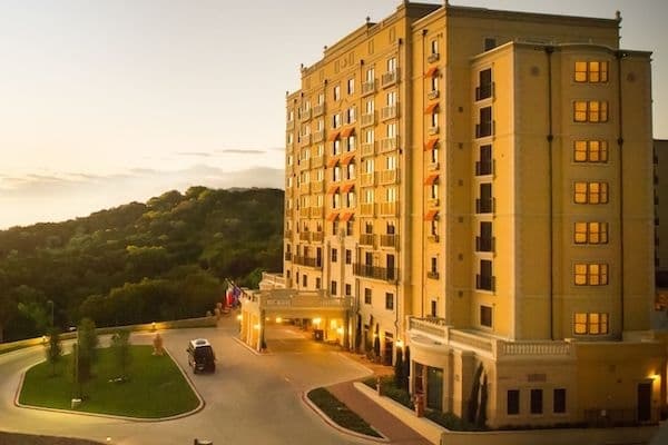 Hotel Granduca Austin recognized by Forbes Travel Guide Star Awards 2022