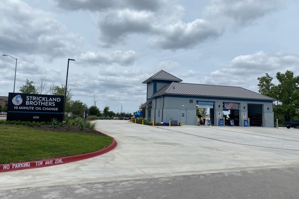 Strickland Bros. 10 Minute Oil Change now serving Round Rock drivers