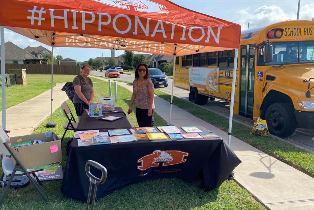 Reading Ready Bus Tour brings books, reading space to Hutto students