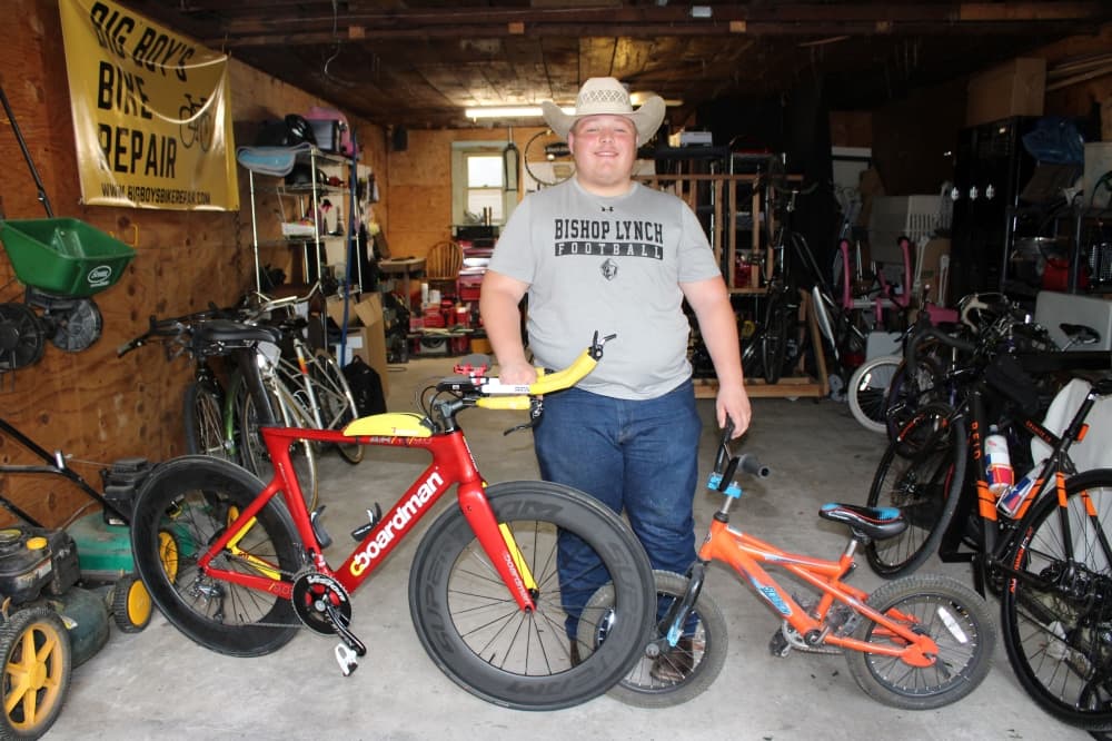 Lakewood teen steers Big Boy’s Bike Repair toward success