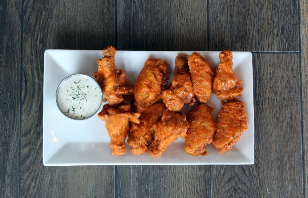 Buffalo wings on plate