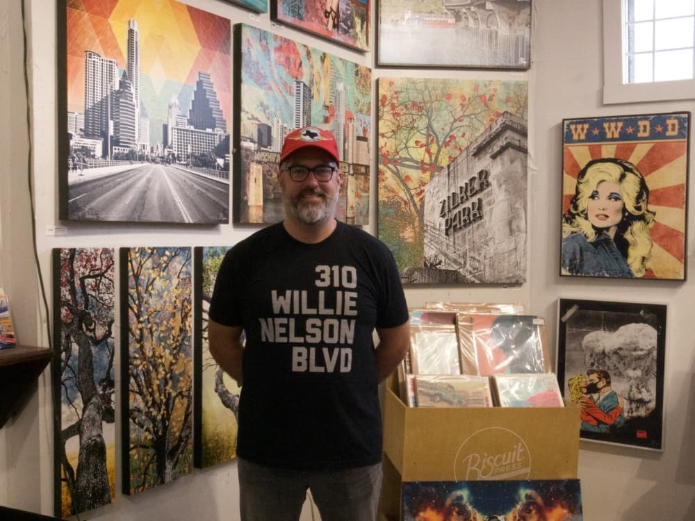 artist in gallery