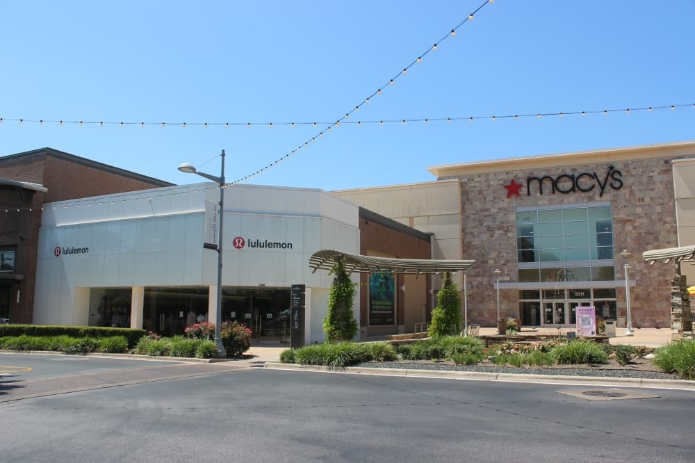 The temporary location of Lululemon, 3309 Esperanza Crossing, at the Domain in Austin, is next to Macy's and opposite H&M clothing store. (Sumaiya Malik/Community Impact Newspaper)