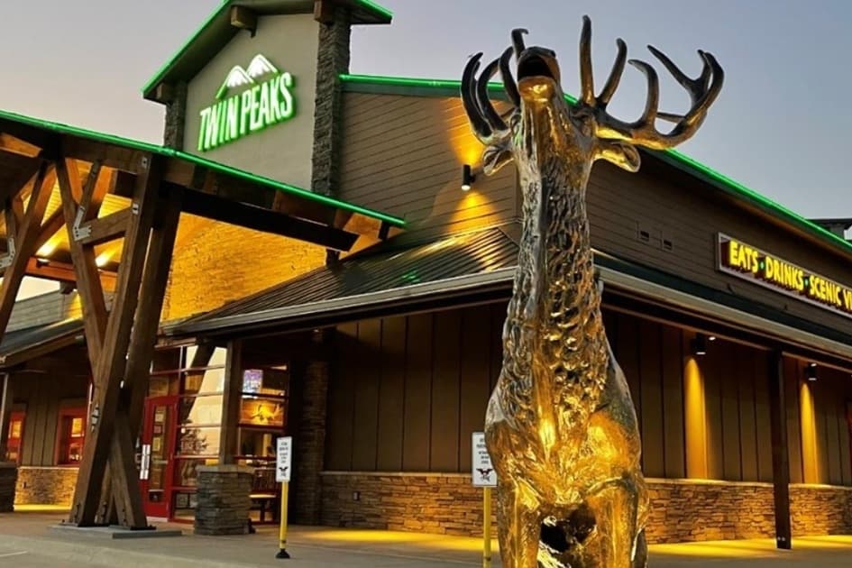 Sports bar, restaurant Twin Peaks to open new location in Plano