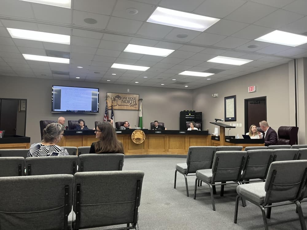 Oak Ridge North will continue contract with Waste Management