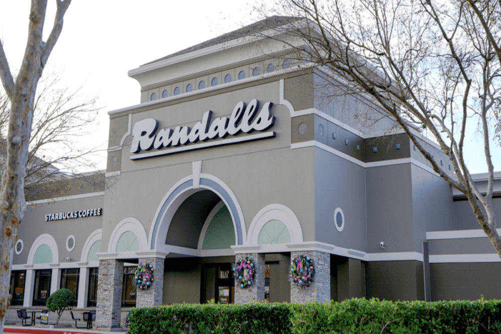 Following Randalls closure, anchor position at Sugar Land's Williams Trace Plaza now available