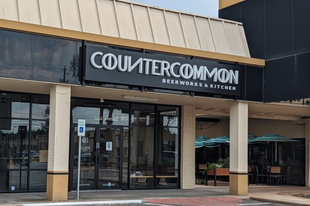 New brewpub CounterCommon Beerworks & Kitchen now open on Bellaire Boulevard