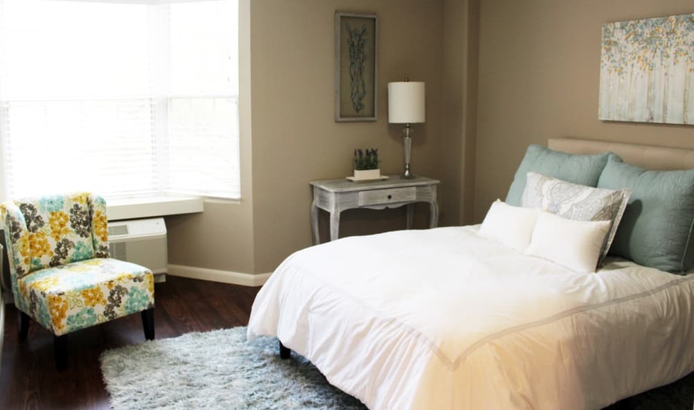 Room with a bed.