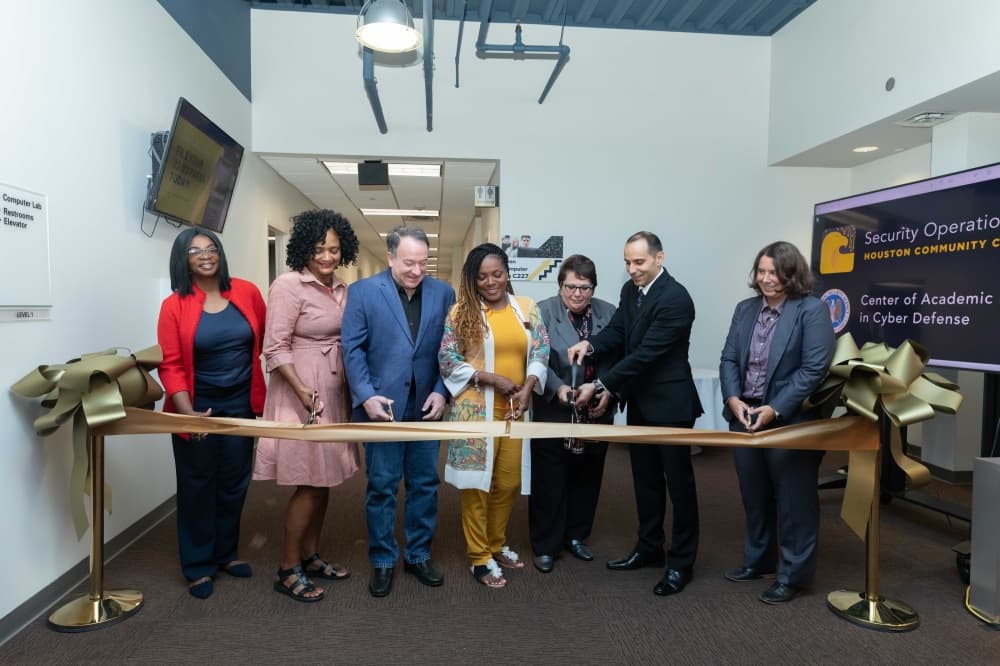 HCC opens new cybersecurity center at West Loop campus