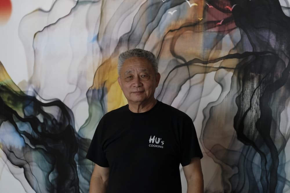 Chef at Hu’s Cooking creates new meals from traditional Chinese flavors