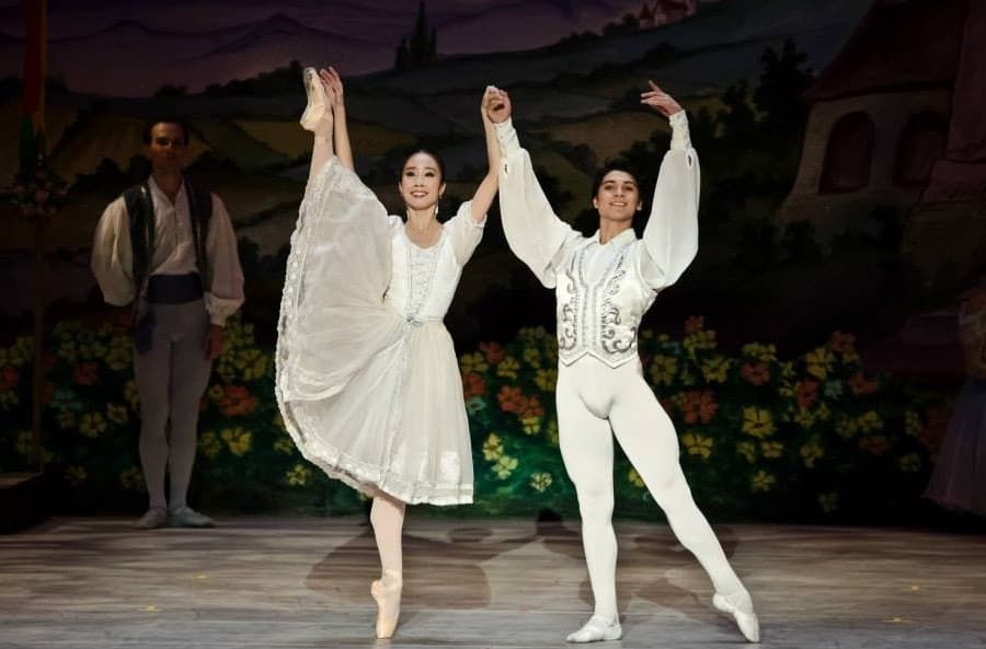 Renowned Mexican dancer to lead class at North San Antonio dance studio July 20-22
