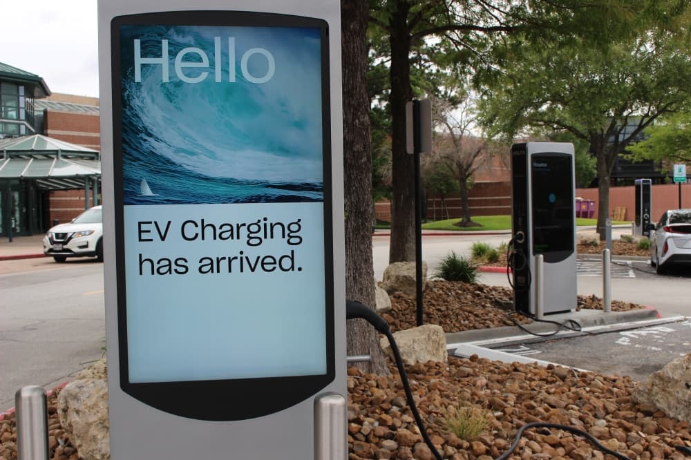 Where to find electric vehicle stations around The Woodlands