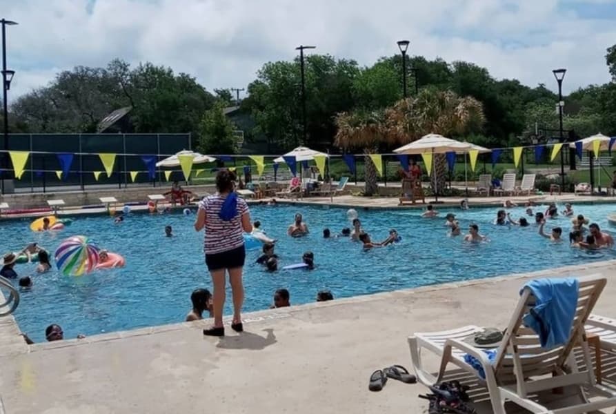 Hollywood Park shortens public swimming season