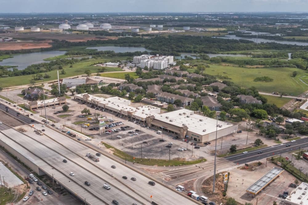 Baker Katz acquires, will improve business plaza in League City
