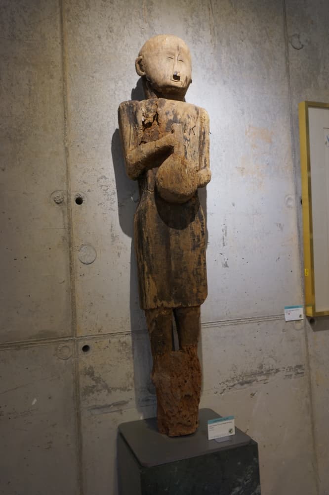 The Lark Mason Gallery features a New Guinea Carved Wood Standing Figure on retail for $1,125. (Sierra Martin/Community Impact Newspaper)
