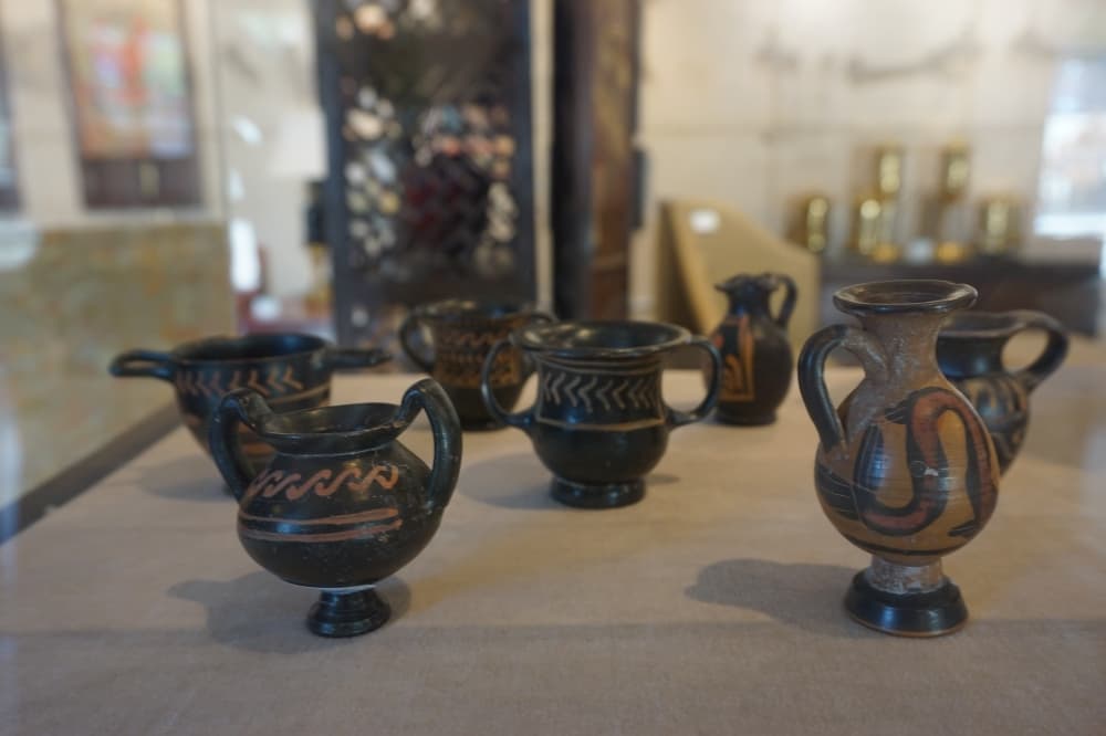 
Greek and Roman cosmetic jars are dated from 3000 B.C. to 1500 B.C.