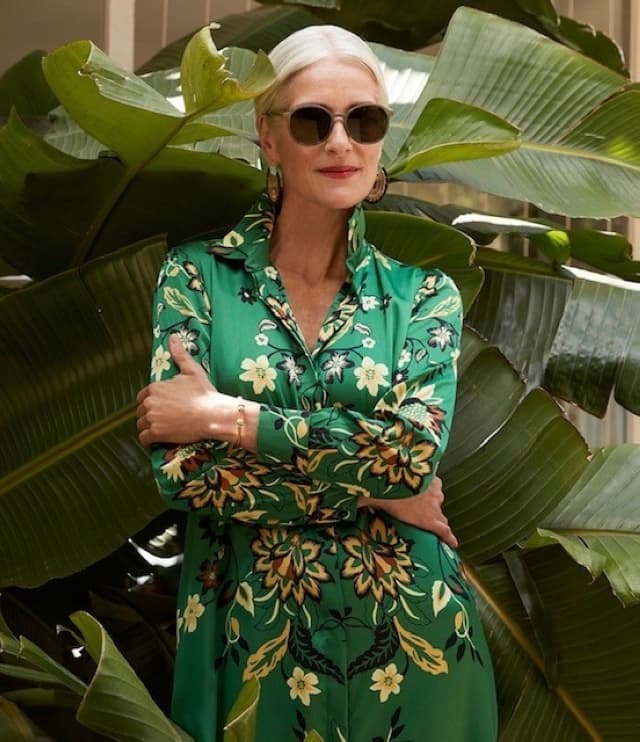 Woman wearing sunglasses