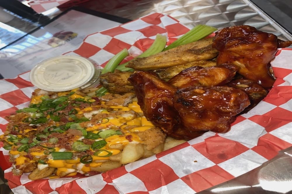 OMG Wings opens on Loop 336 in Conroe