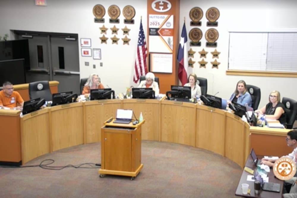Hutto ISD approves COVID-19 leave for 2022-23 school year