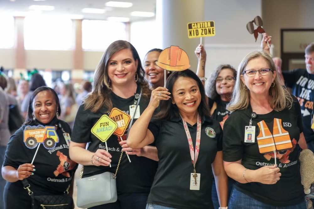 Staff across districts in Pearland, Friendswood celebrate new school year