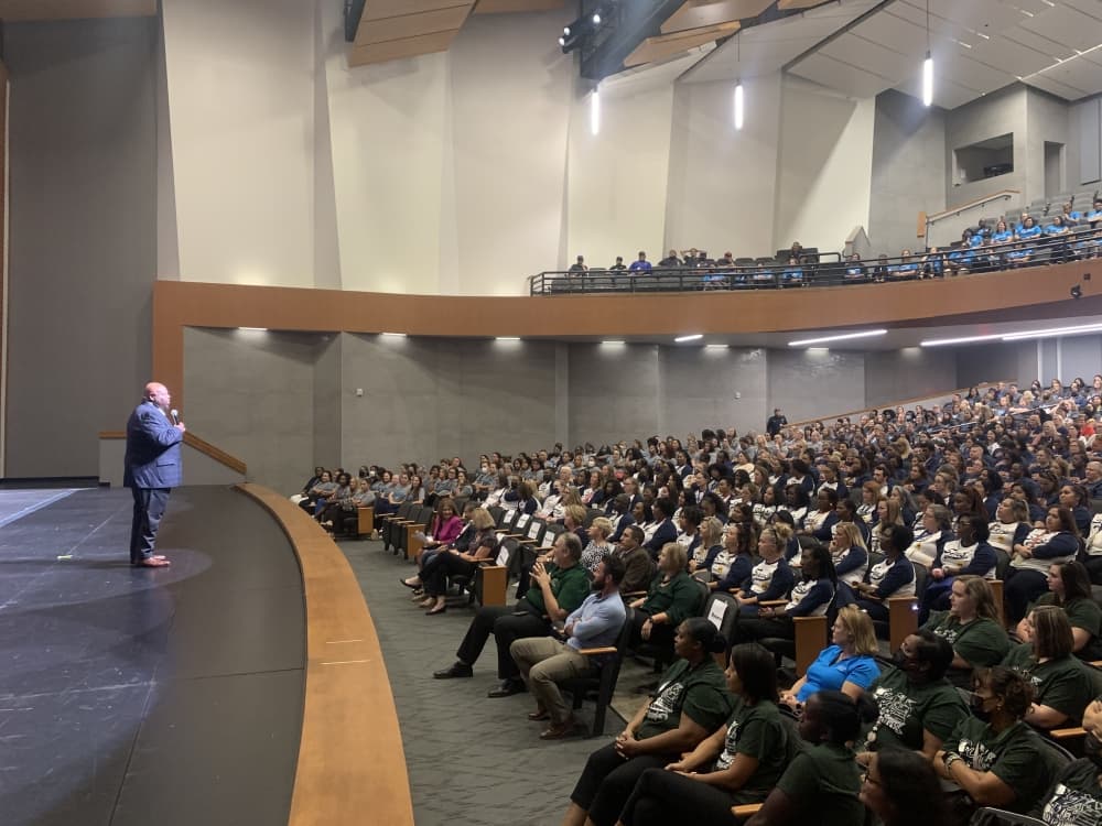Alvin ISD held its convocation ceremony at the Alvin High School Performing Arts Center. The guest speaker for the district was Rick Rigsby, a Wall Street Journal, USA Today and Amazon best-selling author. (Courtesy Alvin ISD)
