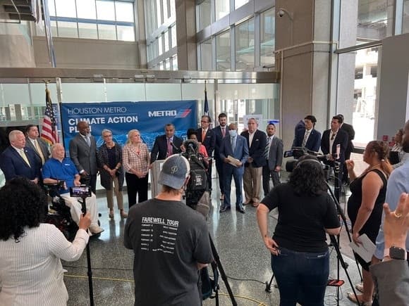 Federal Transit Authority awards METRO $21.6M for electric buses