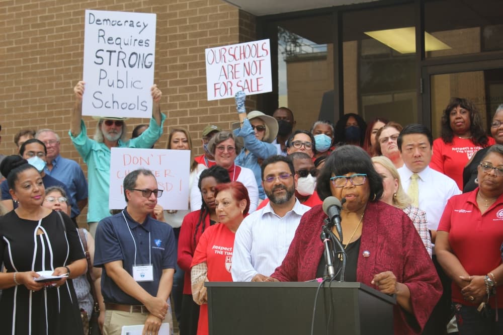 Houston ISD tables discussion item on charter school partnerships