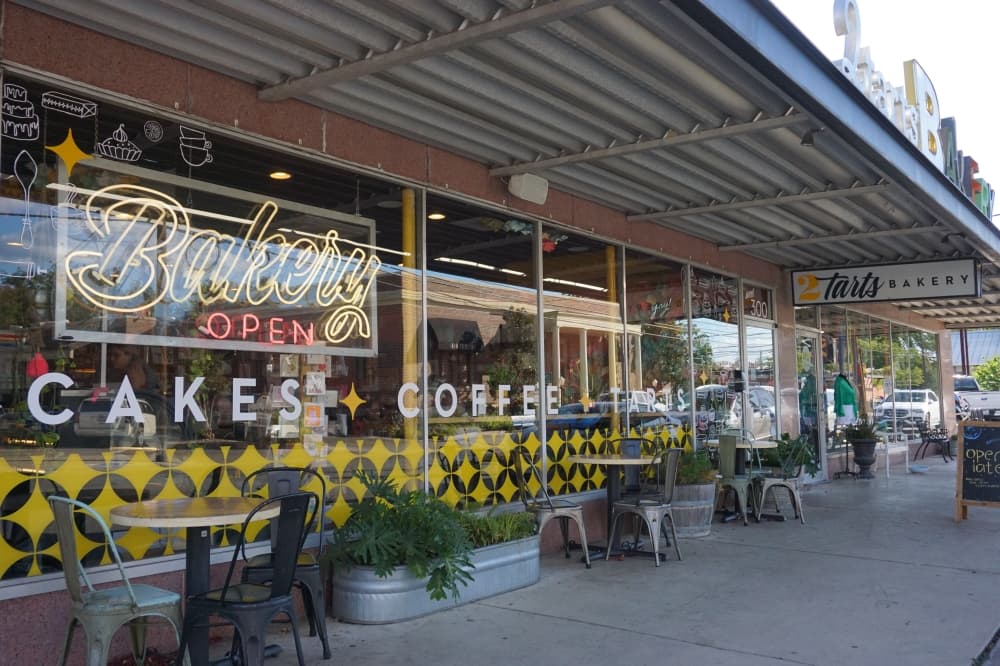 The dessert shop 2Tarts Bakery offers sweet and savory brunch options. (Sierra Martin/Community Impact Newspaper)