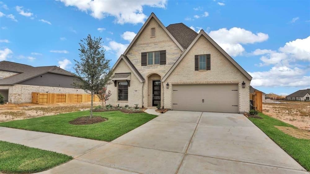Learn more about August's featured neighborhood, Sunterra