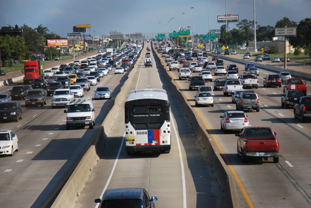 METRO makes weekend use of high-occupancy vehicle, toll lanes permanent