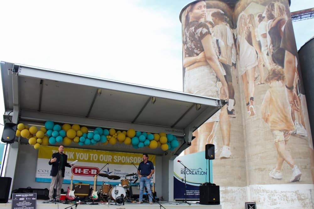 Ribbon cutting marks near-completion of McKinney’s silo mural project